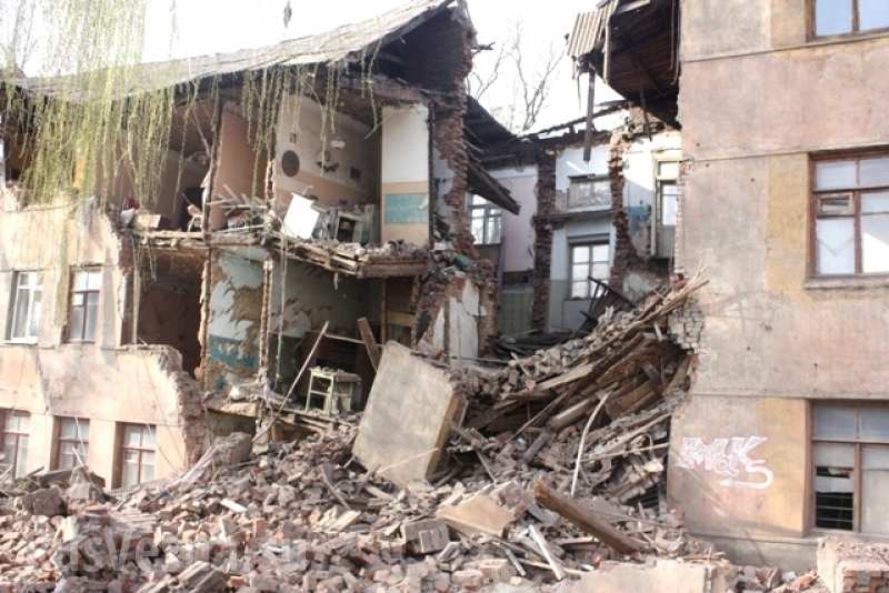 В Донецке разрушено более 1600 жилых и социальных объектов, 28 школ, 19 детских садов, — мэр Донецка