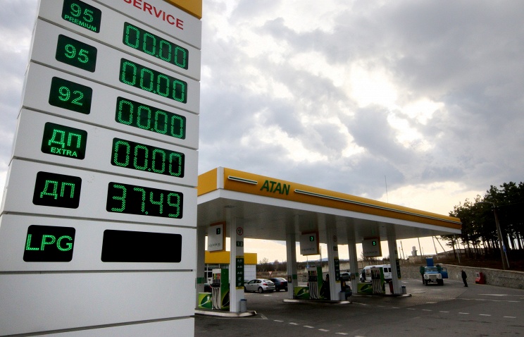 В Крыму на время действия режима ЧС заморозили цены на бензин