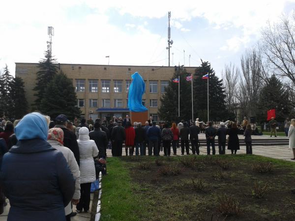 в Новоазовске восстановили памятник Ильичу