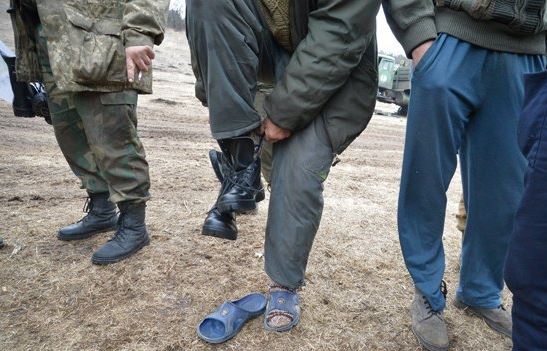 Украинских солдат, уходящих на дембель, заставляют выплачивать компенсацию за утерянные вещи в десятикратном размере.