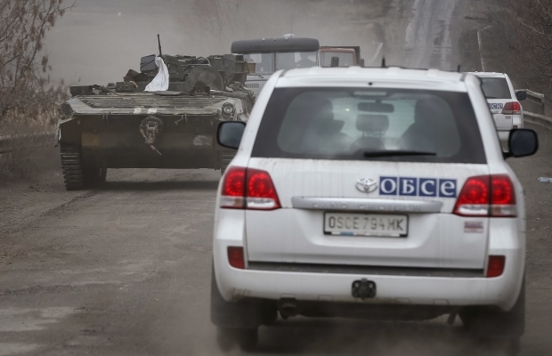 ДНР: украинские силовики разъезжают на машинах ОБСЕ