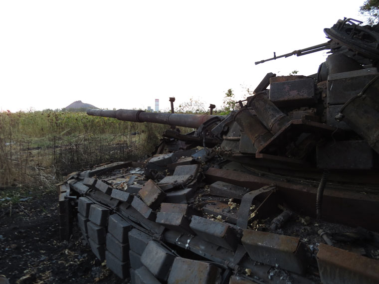 Бывшие позиции украинской армии по дороге в Червонопартизанск (фото)