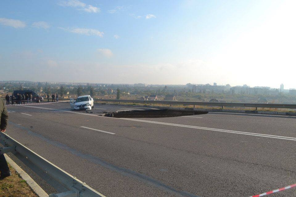 Над ремонтом дорог в Симферополе будут трудиться подрядчики с материковой России