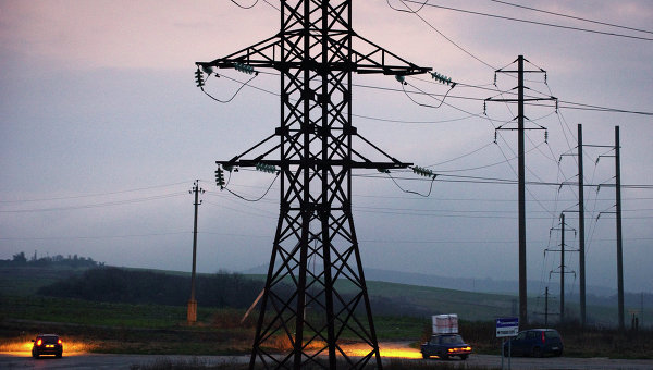"Укрэнерго" заявило о падении опоры ЛЭП, подающей электричество в Крым