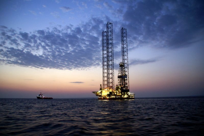 ЧФ РФ начал охрану газовых вышек компании "Черноморнефтегаз"