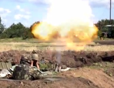 Как "мирные" фашисты утюжили с миномётов неприступный Славянск (видеосюжет)