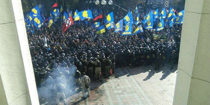 В центре Киева под Верховной Радой прошли столкновения