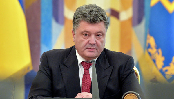 Порошенко заявил, что дефицит бюджета Украины эффективно покрывается работой «печатного станка»