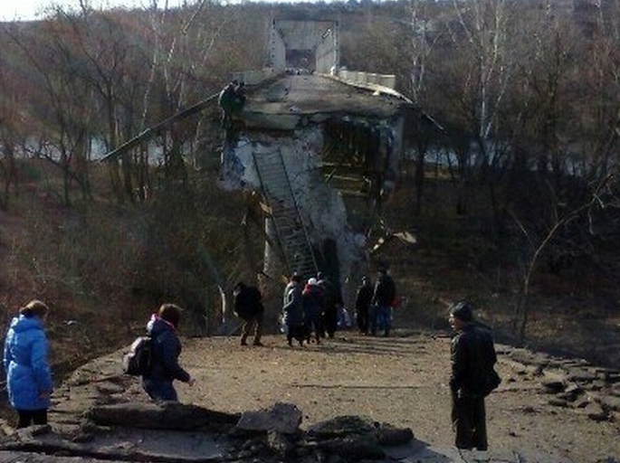 Силами ЛНР начались работы по восстановлению моста у Станицы Луганской