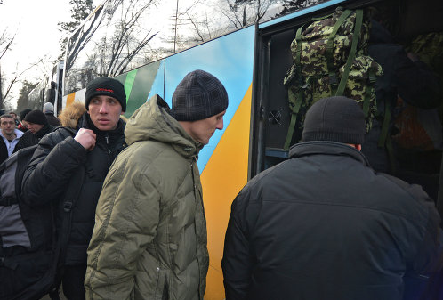 Украинцы считают службу в армии "пустой тратой времени"