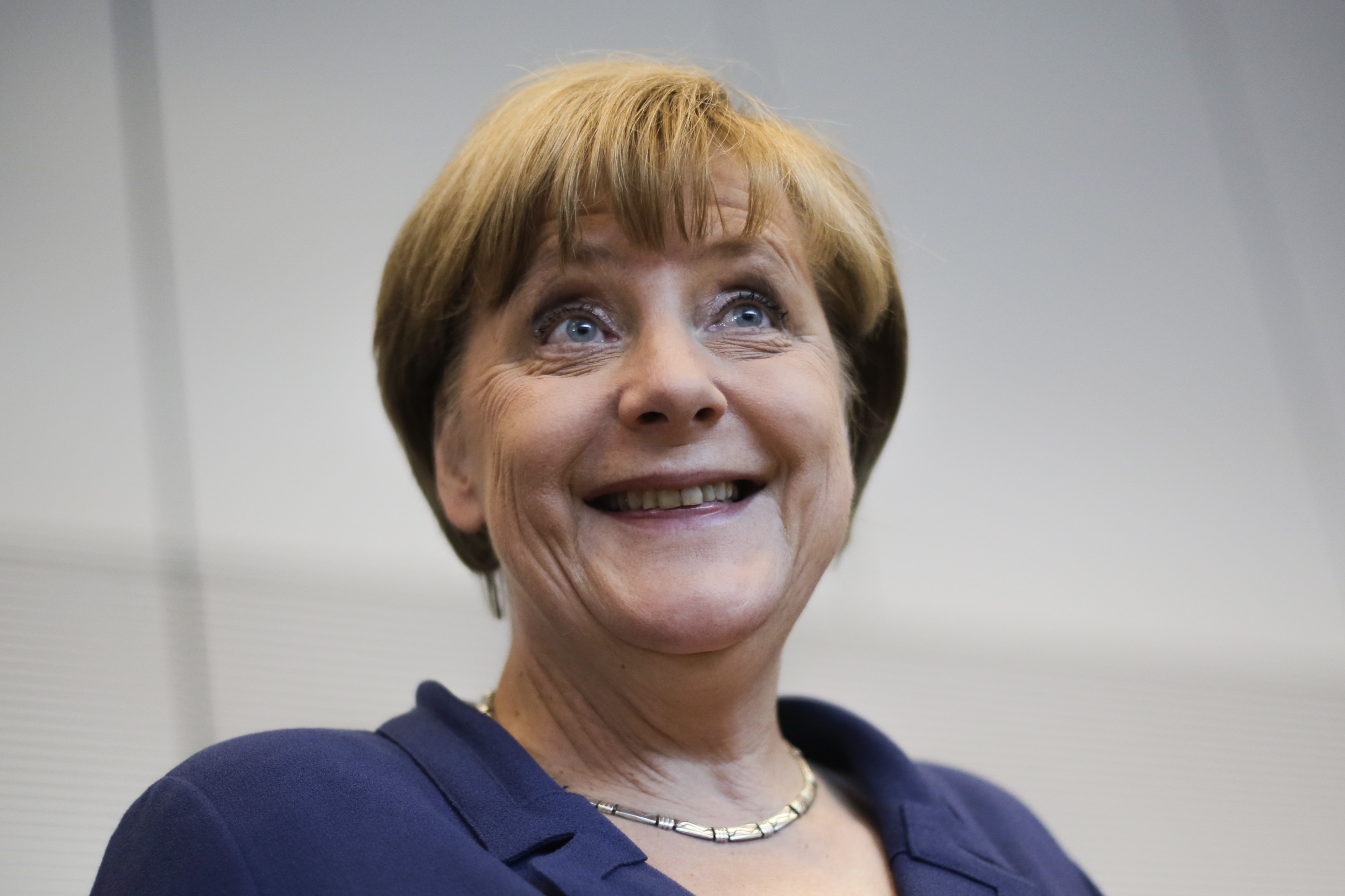 Меркель глупа или на крючке?