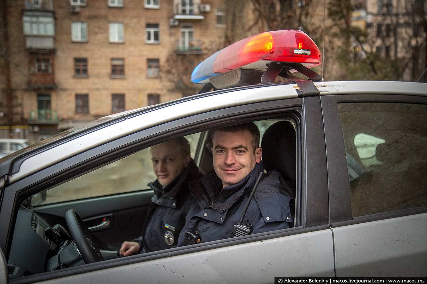 Фотоистория:  украинская полиция во всей красе
