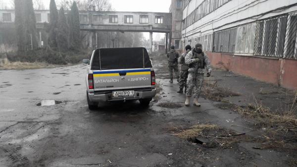 Вооруженные бойцы батальона «Днепр» захватили Ровенский литейный завод