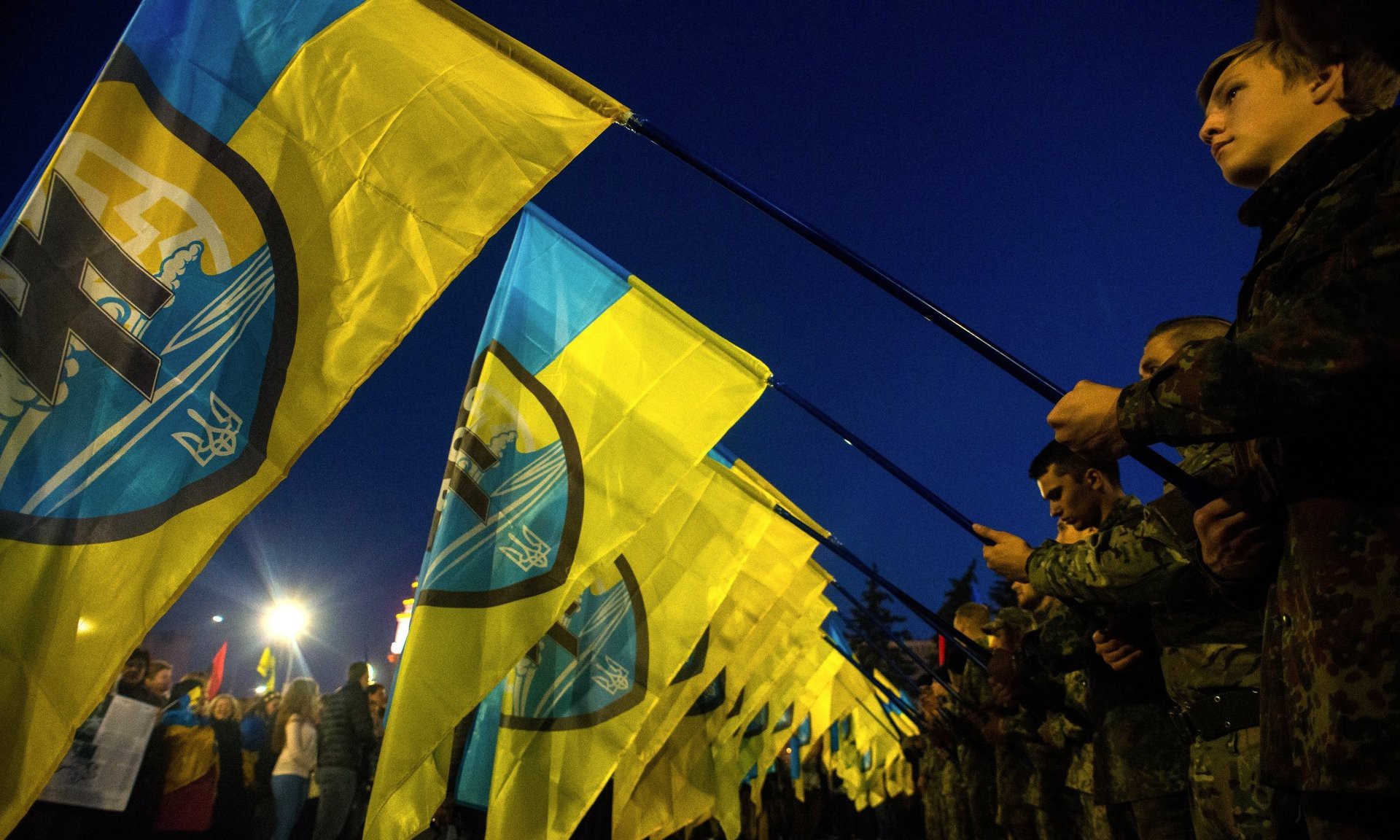 Каратели наращивают силы — в Донбасс отправили новобранцев полка «Азов»