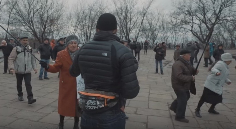 В Киеве неонацисты из «Азова» разогнали митинг сторонников возрождения СССР (видео)