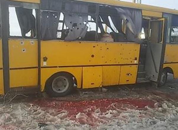 Автобус под Волновахой обстрелян