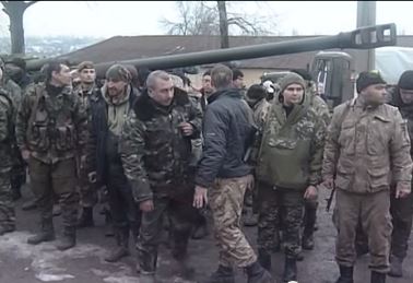 29 января из зоны боевых действий на Донбассе в Запорожье вернулись бойцы 55-ой отдельной артбригады (раньше дислоцировались в районе аэропорта Донецка).