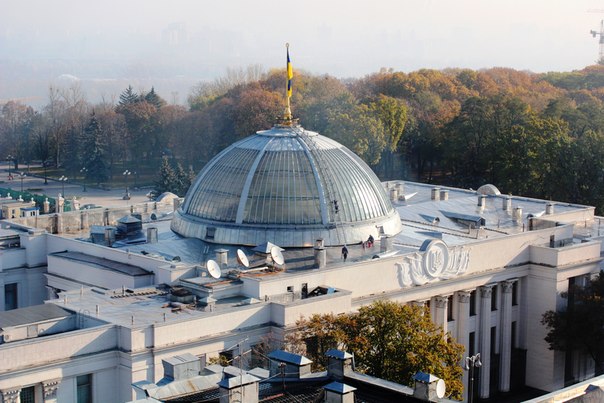 Украинские парламентарии приступают к обсуждению закона об особом статусе Донбасса