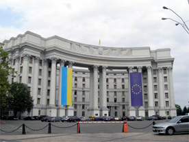 Украина официально передала в ЕС обращение о введении миротворцев на Донбасс