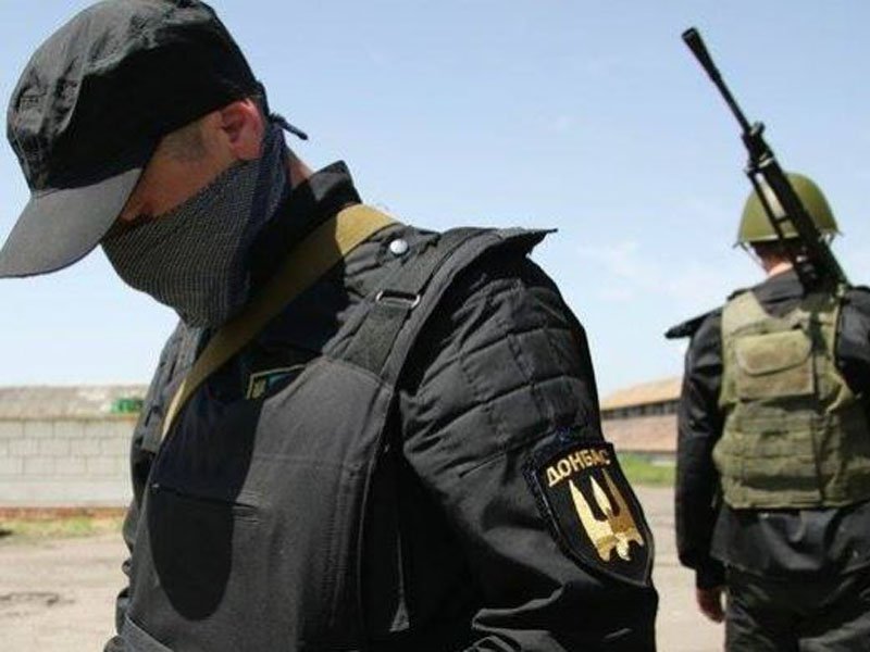 Командир батальона "Донбасс" обвинил боевиков Правого сектора в мародерстве и грабежах