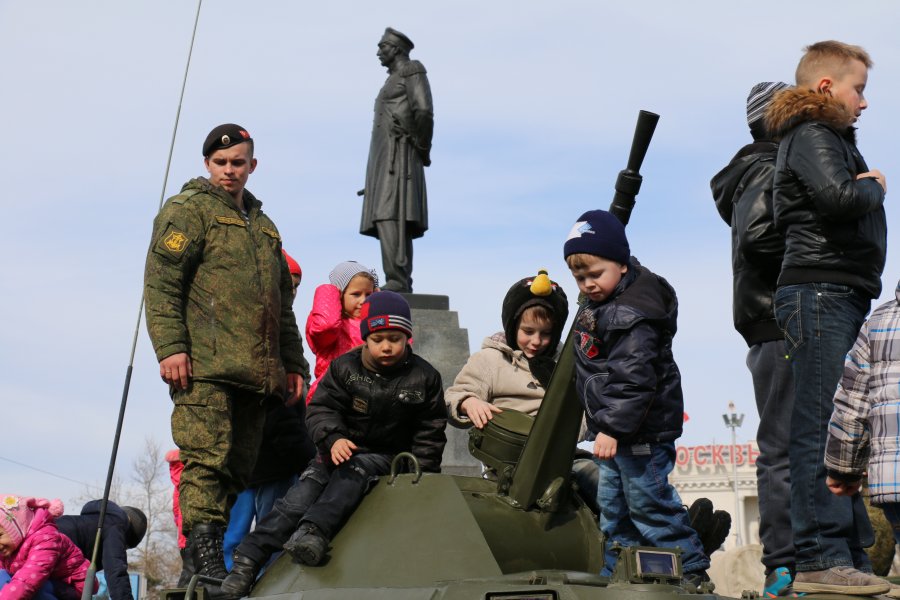 В Севастополе отметили День защитника Отечества и День Народной Воли