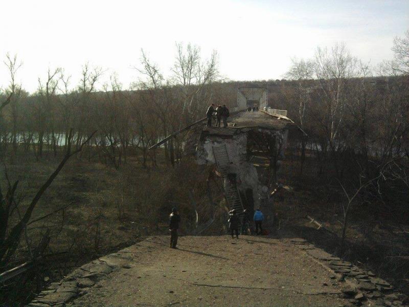 Восстановление моста у Станицы Луганской силами ЛНР