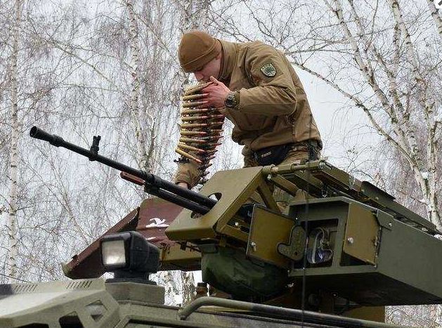 Киев отказывается выполнять минские соглашения и не будет полностью отводить тяжелое вооружение