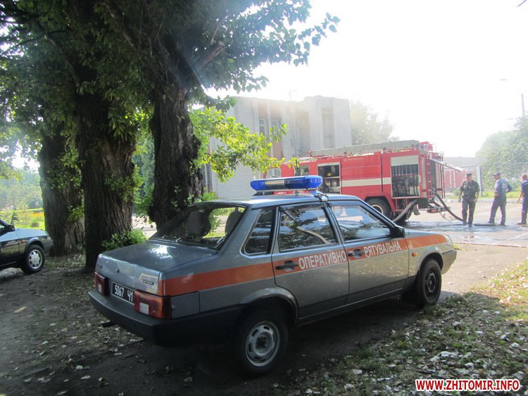 В Житомире утром загорелся городской военкомат