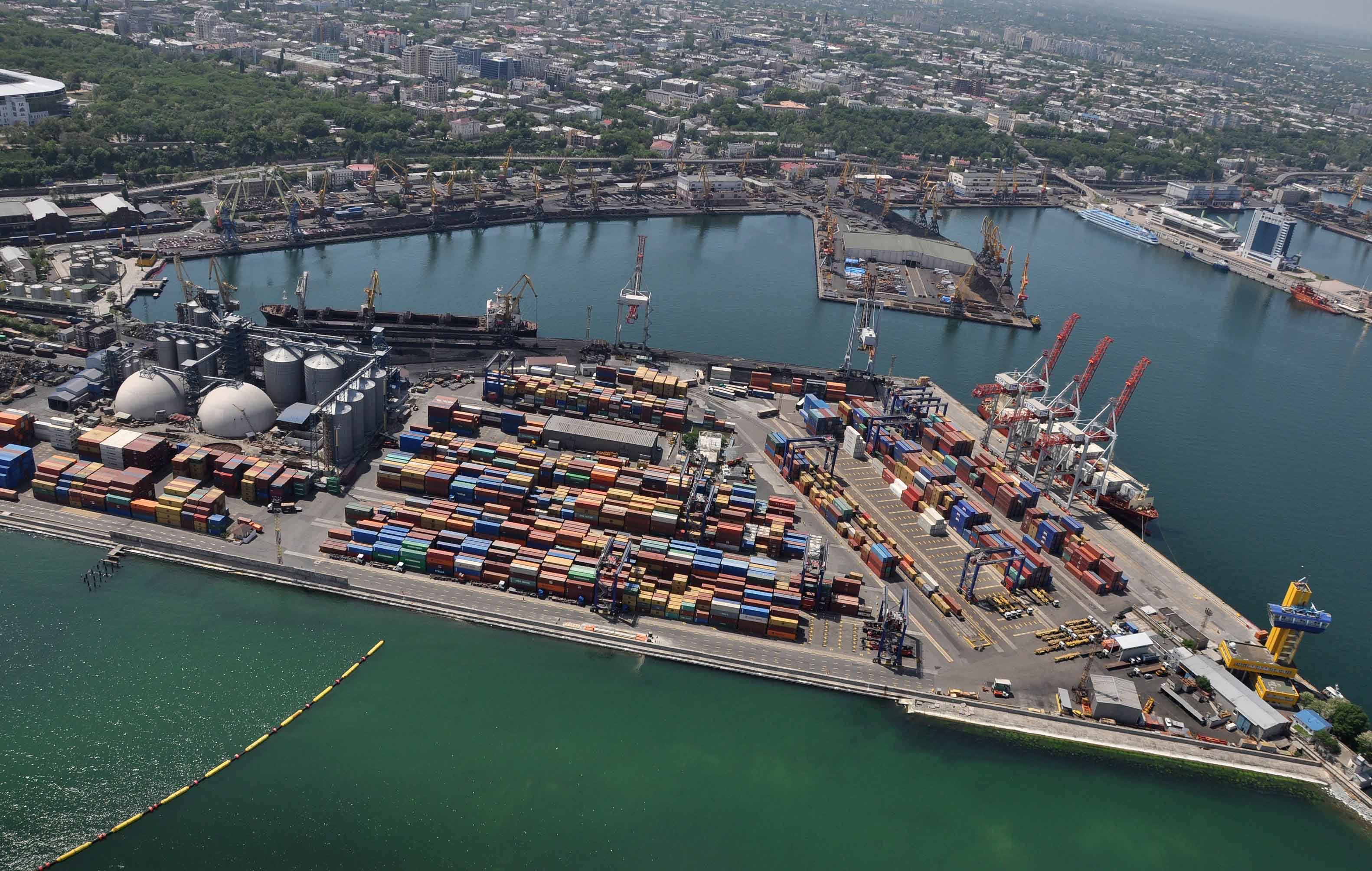 Драка за Одессу: порты придется возвращать2