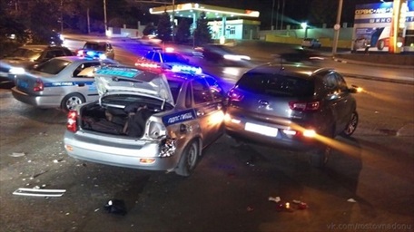 В Ростове-на-Дону пьяный водитель сбил трех сотрудников ДПС