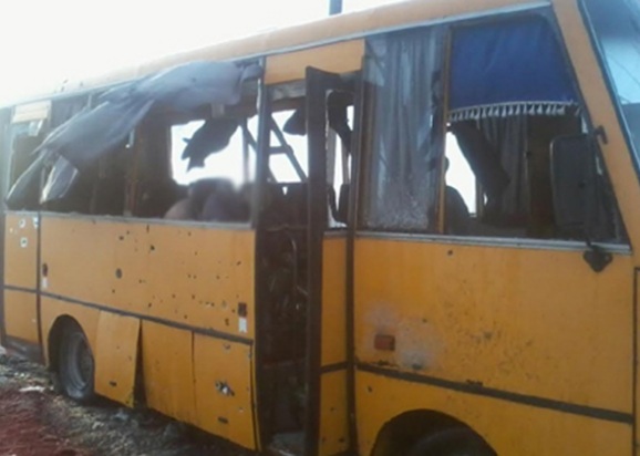 Водитель уверен, что его автобус под Волновахой обстреляли ВСУ