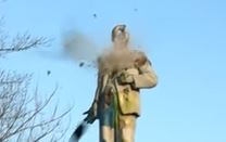 Перед бегством из Дебальцево каратели расстреляли памятник Ленину (видео)
