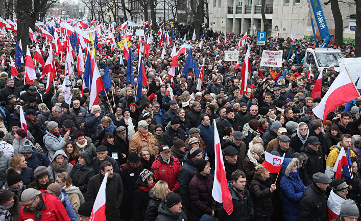 СМИ: главной проблемой Европы в 2016 году станет Польша, а не Украина