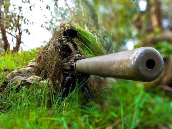 Таинственный снайпер отстреливает бандеровцев в Славянске