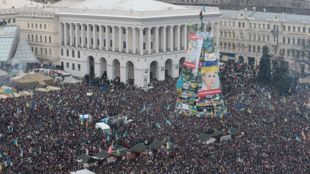 Украинцы больше не верят своим "майданным" лидерам и СМИ