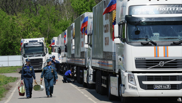 Автомобили МЧС с гумпомощью для Донбасса пересекли границу