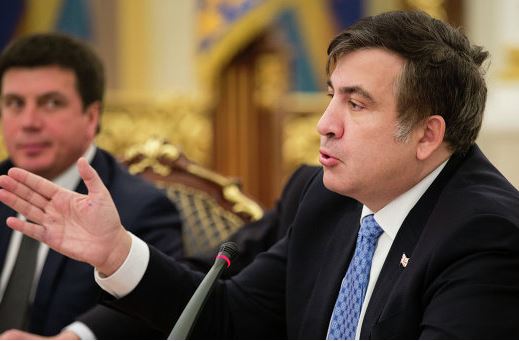 Саакашвили решил пустить грузы в Одессу в обход России
