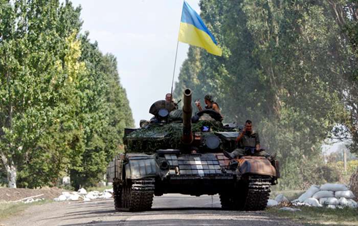 Украинские военные попытались совершить танковый прорыв к Донецкому аэропорту
