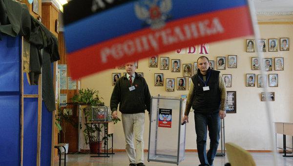 Порошенко раскритиковал решение ДНР и ЛНР провести выборы в 2016 году