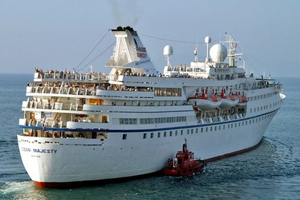 Корабль с немецкими туристами на день зашел в крымский порт