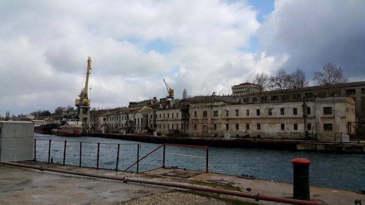 Рогозин пообещал модернизировать Севастопольский морской завод