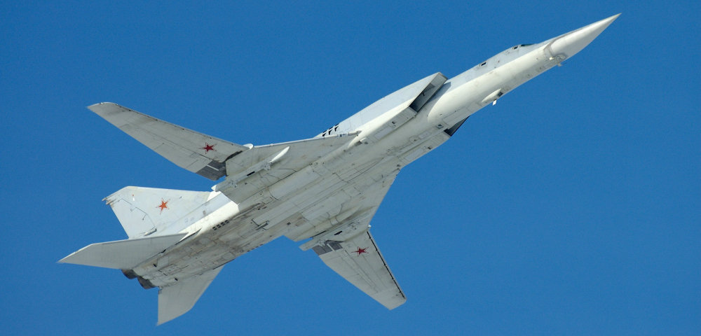 Россия перебрасывает в Крым ракетоносцы Ту-22М3