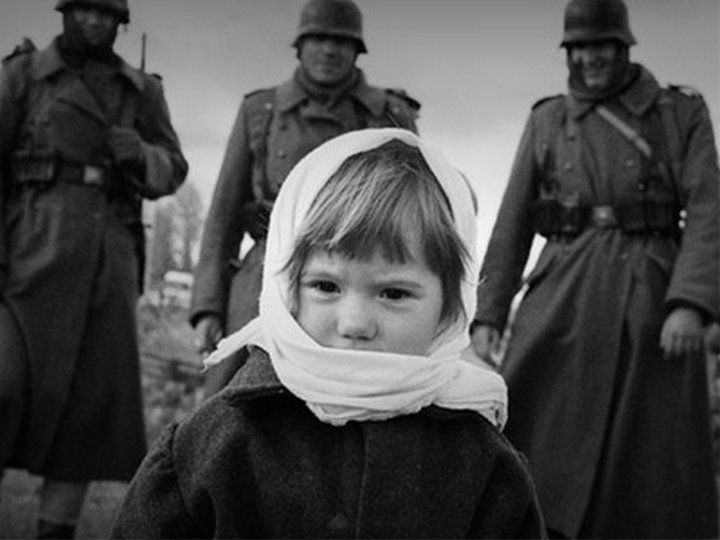 Маленькая девочка Рита, живущая на линии фронта (видео)
