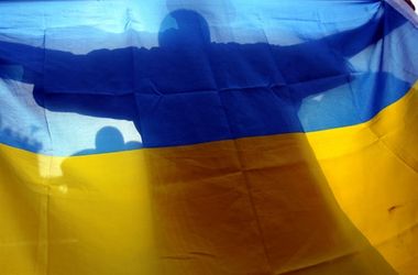 В День Киева флаги Украины были перевёрнуты верх ногами