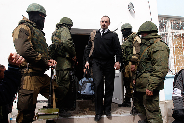 Покинувшие Крым украинские военные попадут под люстрацию