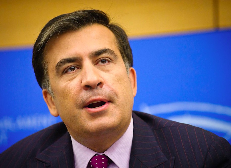 Саакашвили повысили зарплату, но он не рад