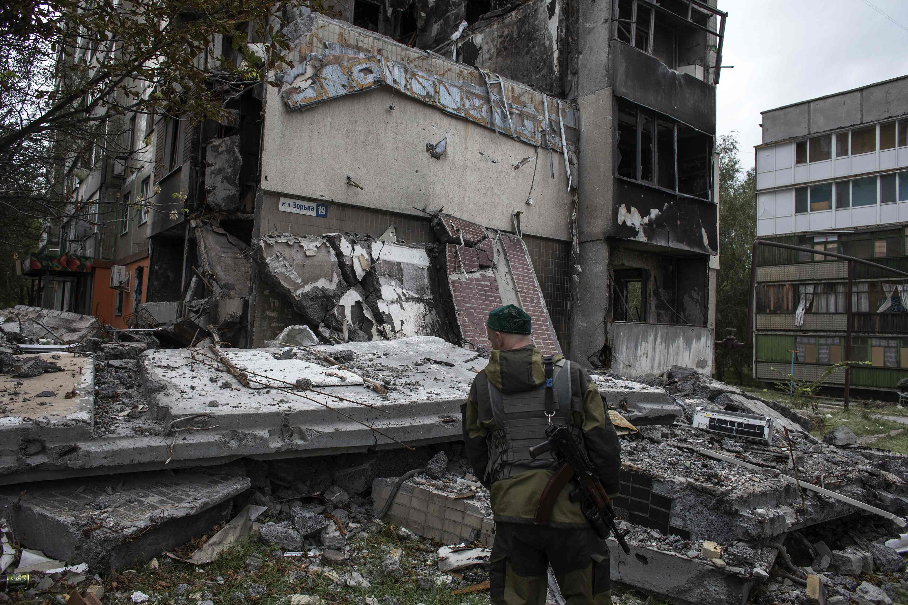 4000 убитых, похищения в ДНР, слезы «шпионки-правосека»