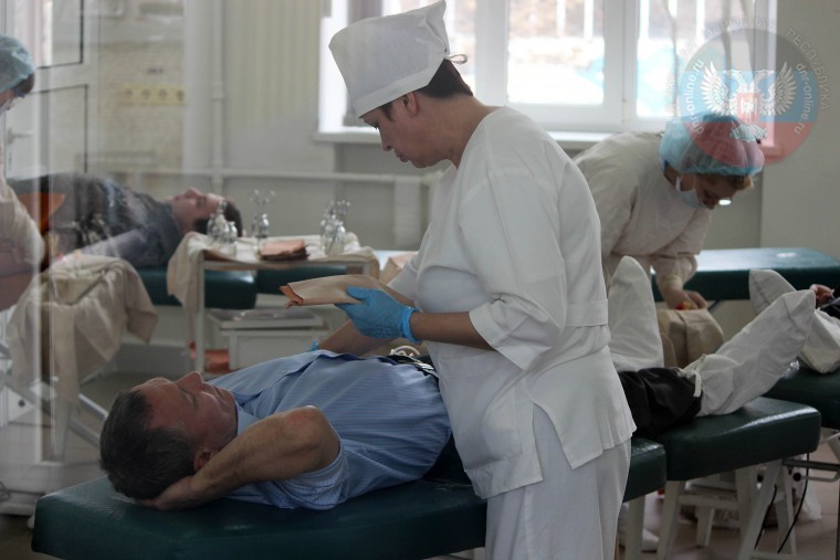 Сотрудники аппарата Совмина ДНР сдали кровь для онкобольных детей Донецка