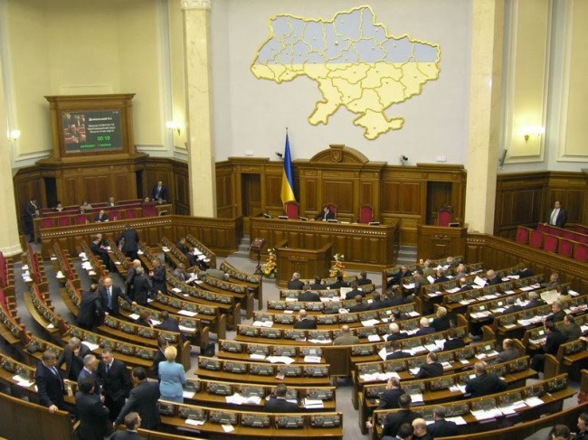 В Раду внесен законопроект, предусматривающий полную товарную блокаду Крыма и Донбасса
