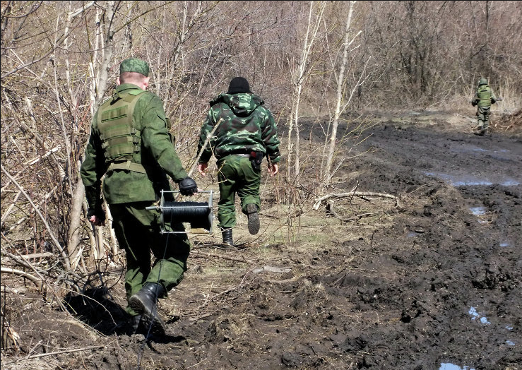 Саперы МЧС ДНР обезвредили 10 снарядов и мин
